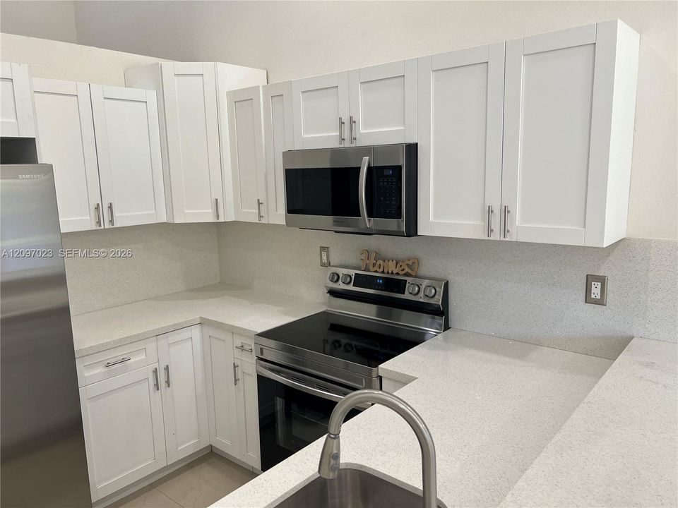 For Rent: $2,400 (2 beds, 2 baths, 1312 Square Feet)