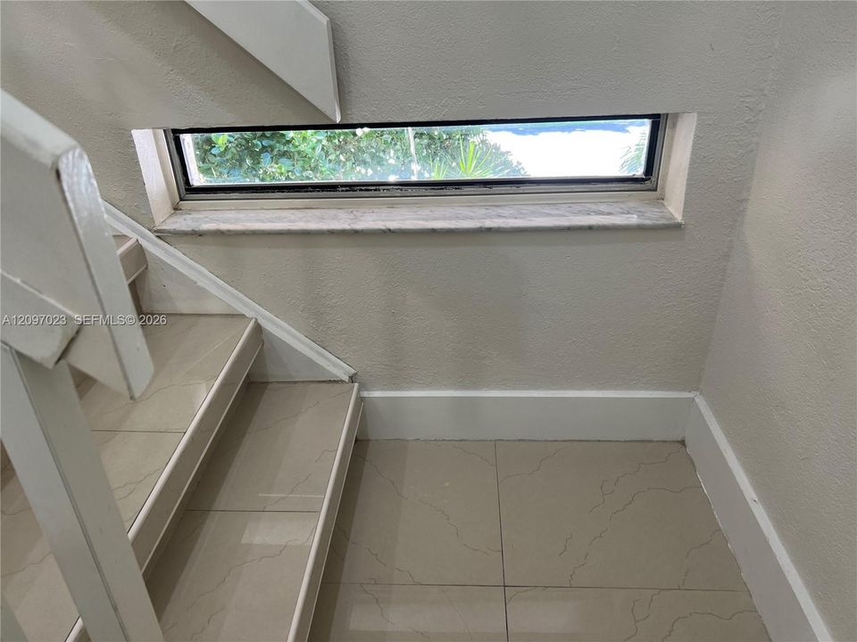 For Rent: $2,400 (2 beds, 2 baths, 1312 Square Feet)