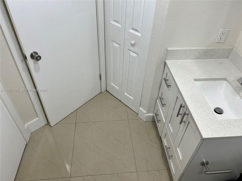 For Rent: $2,400 (2 beds, 2 baths, 1312 Square Feet)