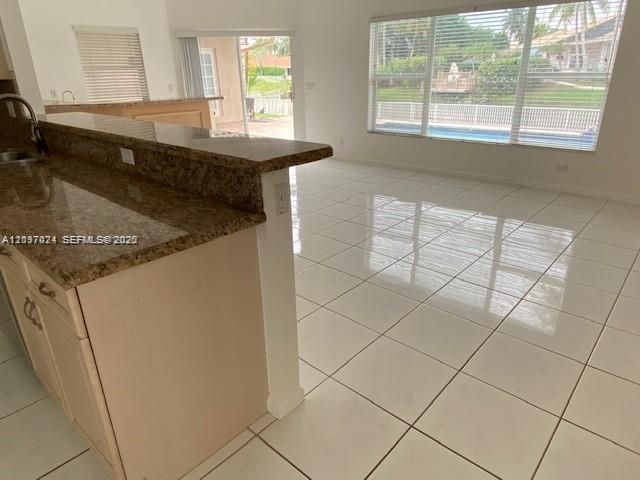 En Renta: $5,850 (4 camas, 2 baños, 2986 Pies cuadrados)