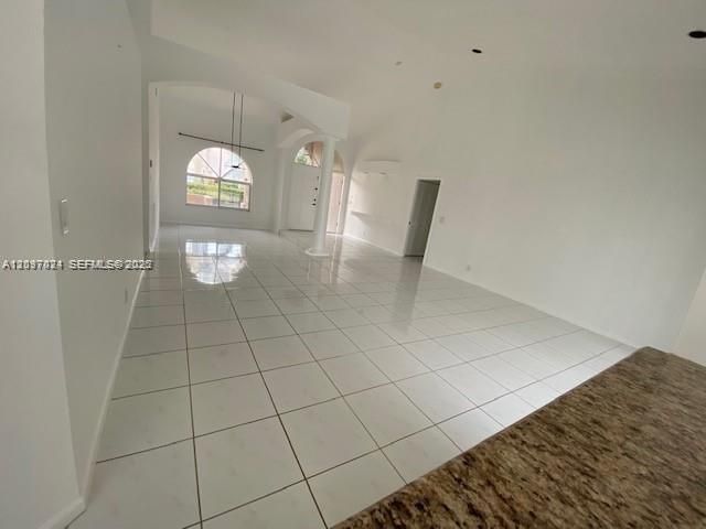 En Renta: $5,850 (4 camas, 2 baños, 2986 Pies cuadrados)