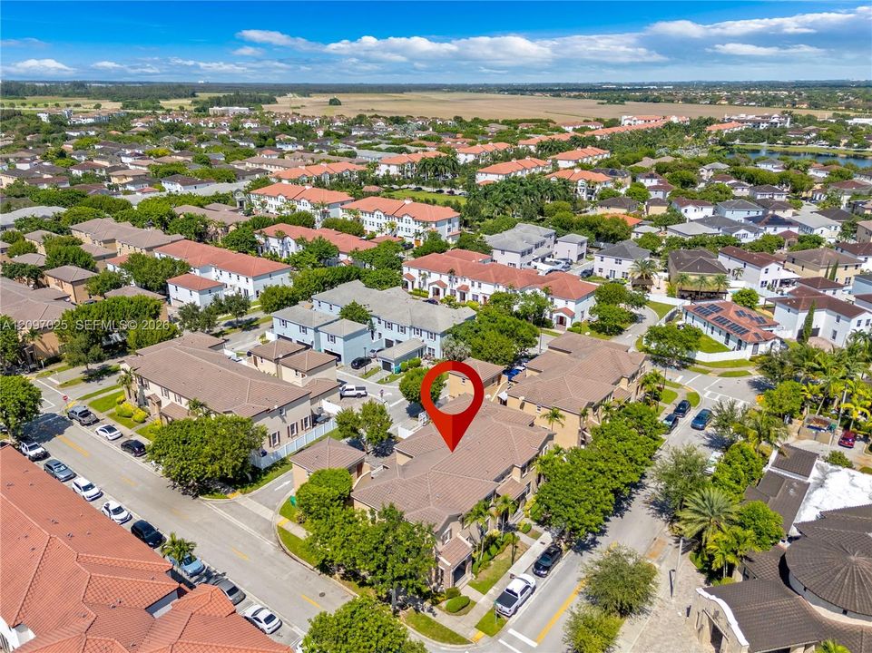 En Venta: $519,900 (3 camas, 2 baños, 1740 Pies cuadrados)
