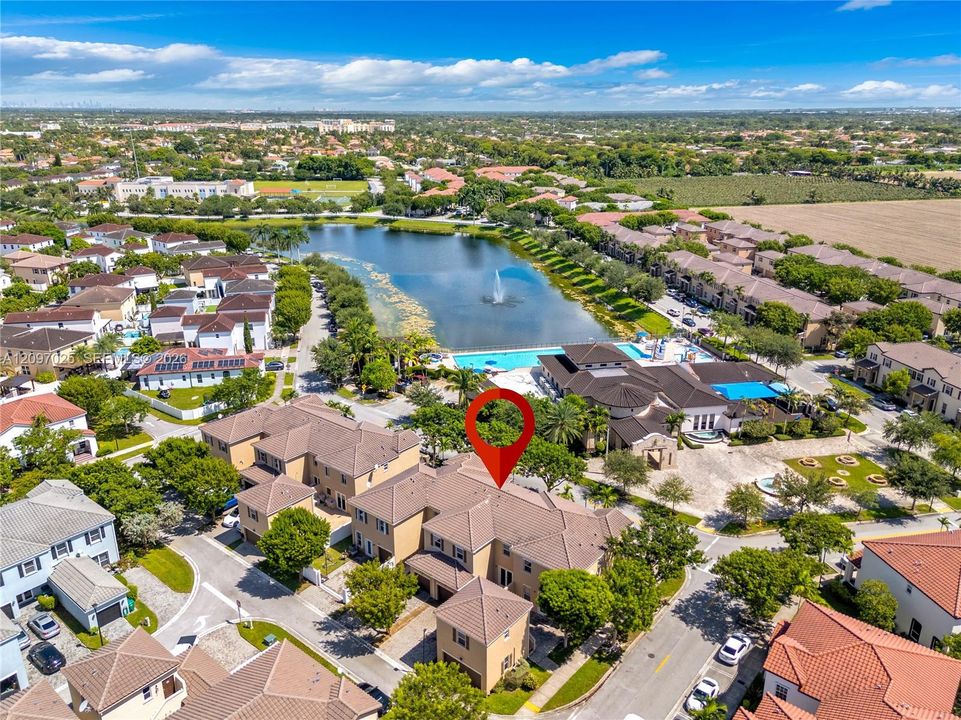 En Venta: $519,900 (3 camas, 2 baños, 1740 Pies cuadrados)