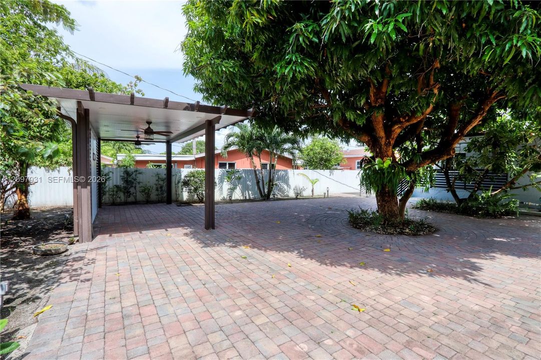 En Renta: $3,900 (3 camas, 3 baños, 1400 Pies cuadrados)