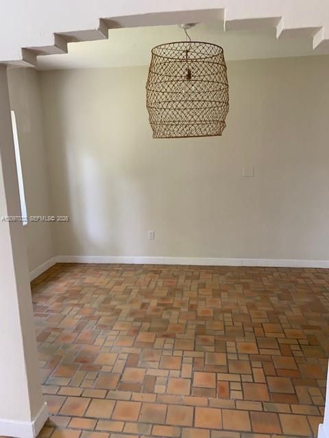 For Rent: $4,798 (3 beds, 1 baths, 1300 Square Feet)
