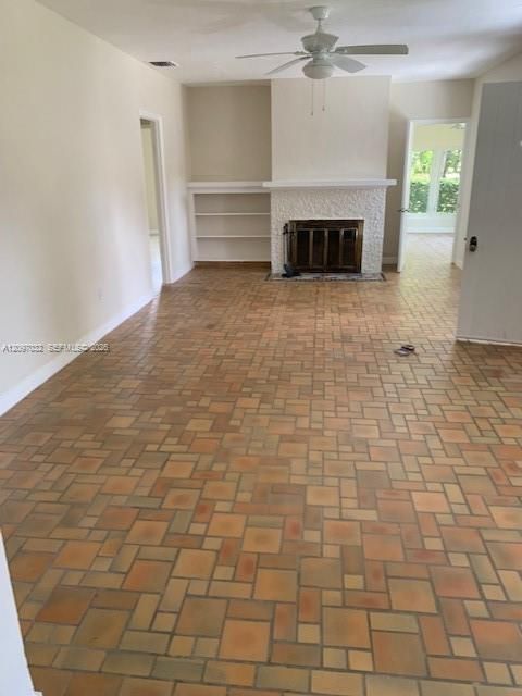 For Rent: $4,798 (3 beds, 1 baths, 1300 Square Feet)