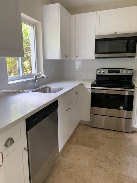 For Rent: $4,798 (3 beds, 1 baths, 1300 Square Feet)