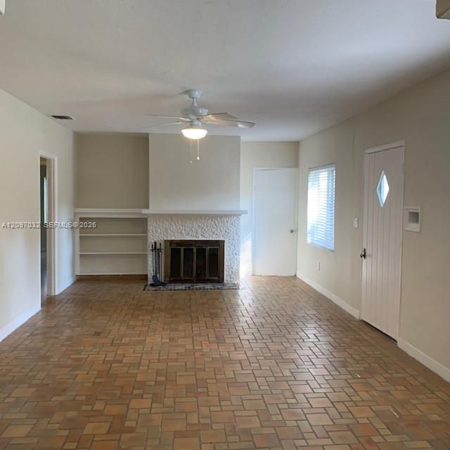 For Rent: $4,798 (3 beds, 1 baths, 1300 Square Feet)