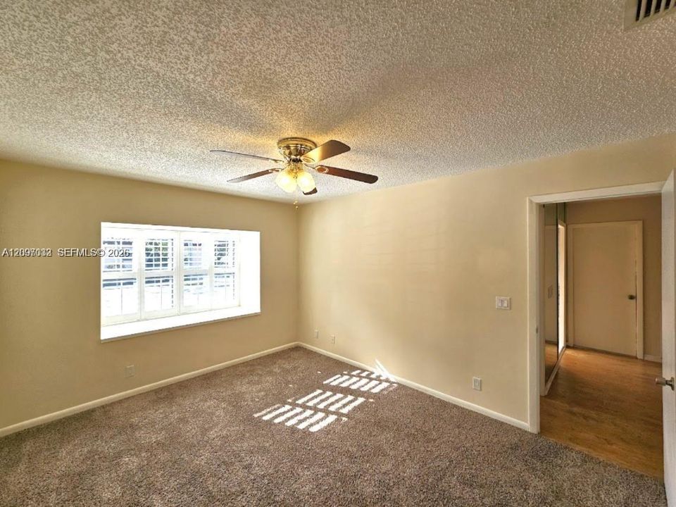 For Sale: $290,000 (2 beds, 2 baths, 1331 Square Feet)