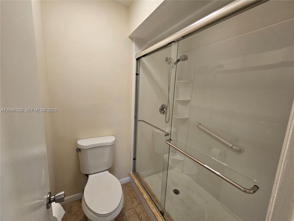 For Sale: $290,000 (2 beds, 2 baths, 1331 Square Feet)