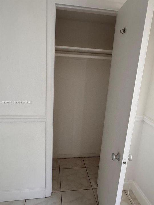 For Rent: $3,500 (3 beds, 1 baths, 1105 Square Feet)