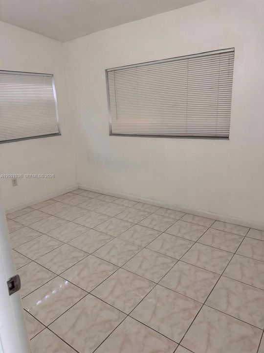 For Rent: $3,500 (3 beds, 1 baths, 1105 Square Feet)
