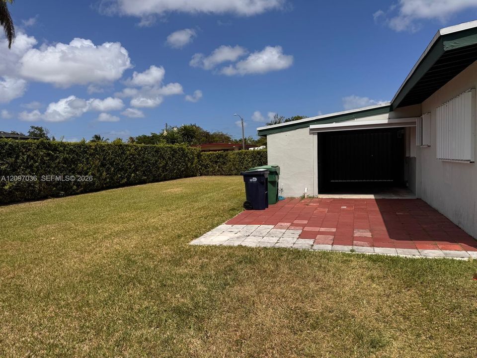 For Rent: $3,500 (3 beds, 1 baths, 1105 Square Feet)