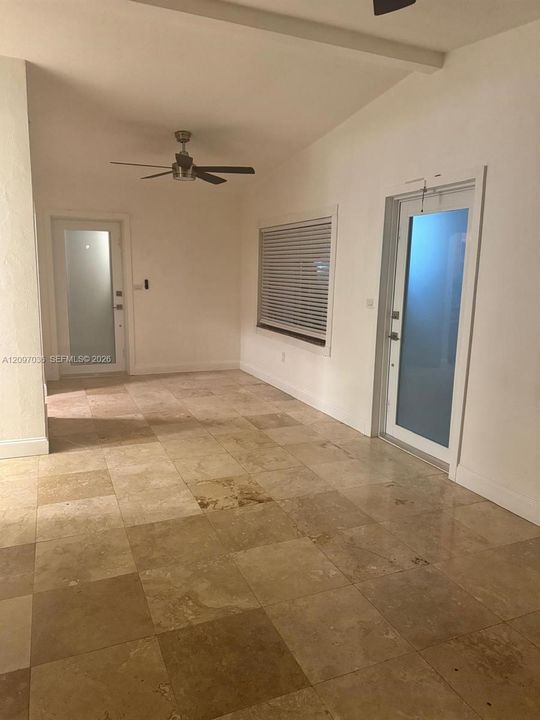 For Rent: $3,500 (3 beds, 1 baths, 1105 Square Feet)