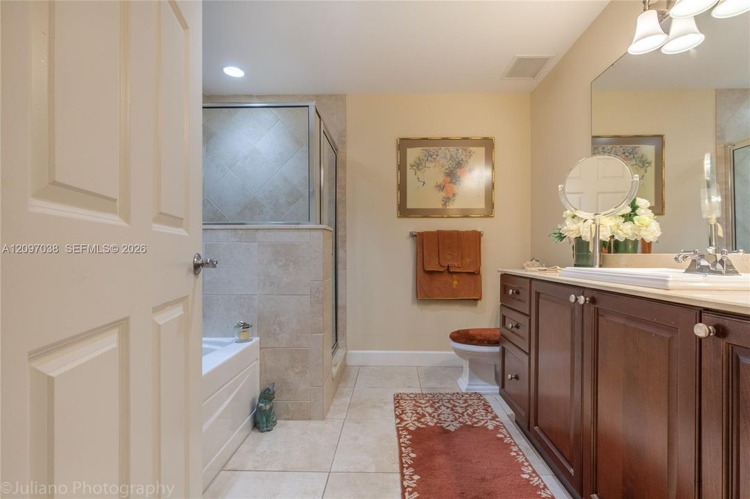 For Rent: $3,550 (1 beds, 1 baths, 915 Square Feet)