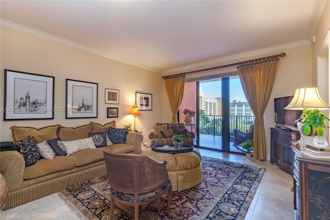 For Rent: $3,550 (1 beds, 1 baths, 915 Square Feet)