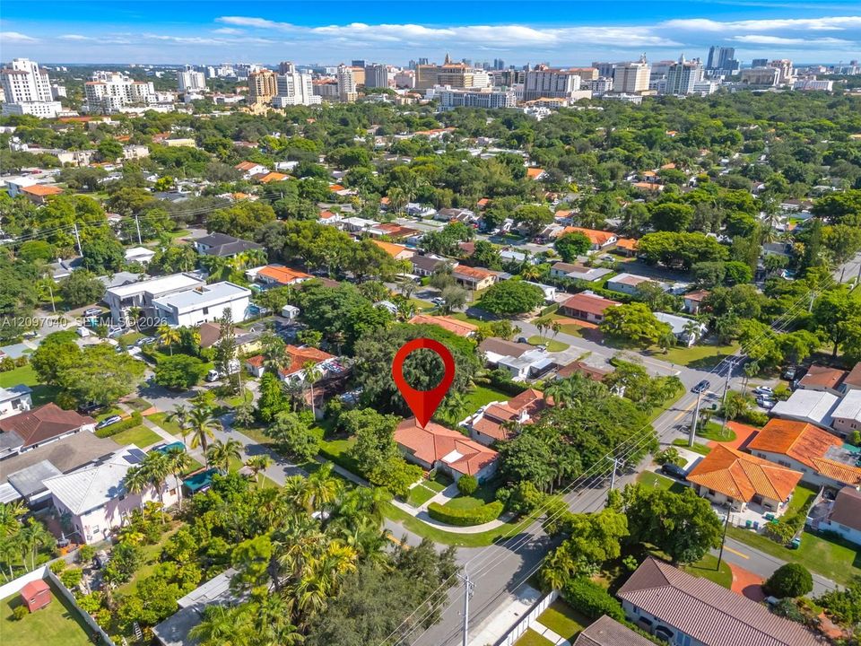 В аренду: $4,000 (3 спален, 1 ванн, 1330 Квадратных фут)