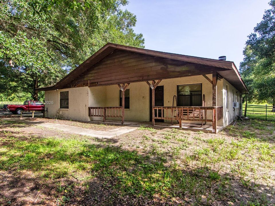 For Sale: $175,000 (3 beds, 2 baths, 1255 Square Feet)