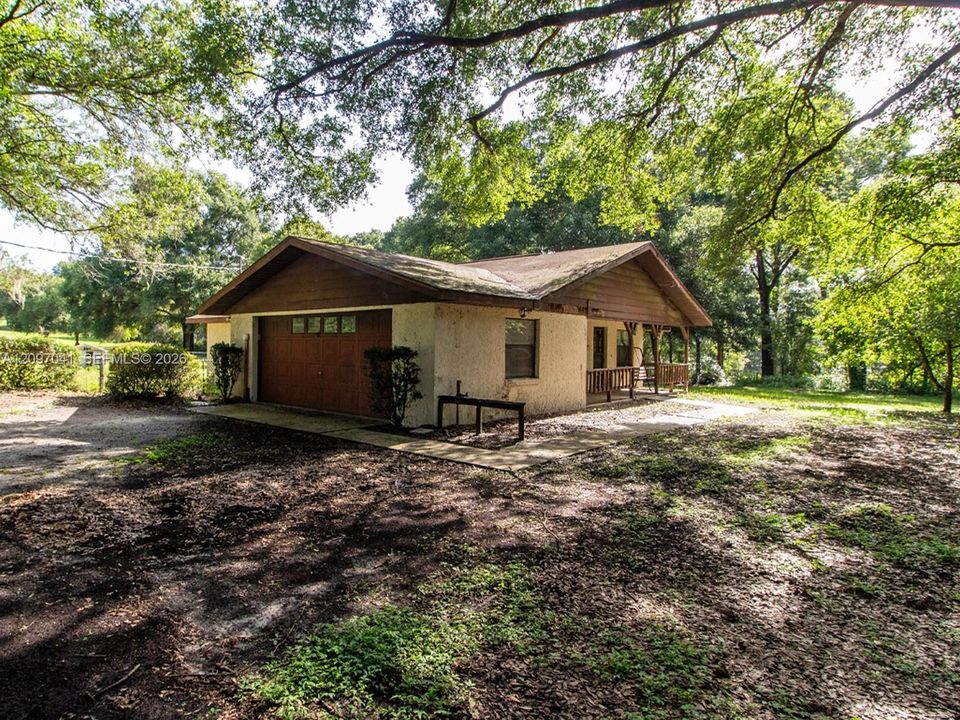 For Sale: $175,000 (3 beds, 2 baths, 1255 Square Feet)