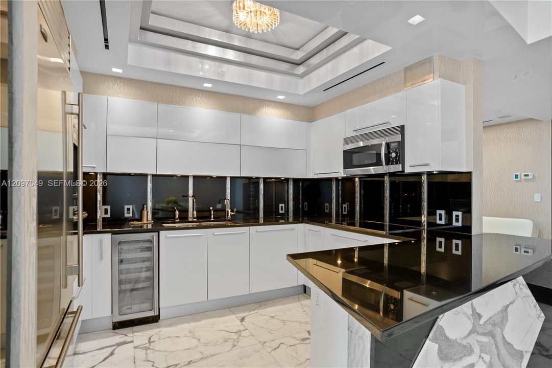 For Sale: $2,795,000 (2 beds, 3 baths, 1487 Square Feet)