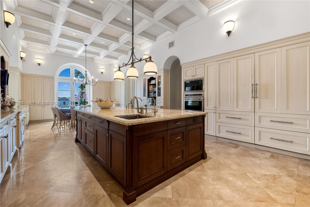 For Sale: $148,000,000 (6 beds, 9 baths, 12490 Square Feet)