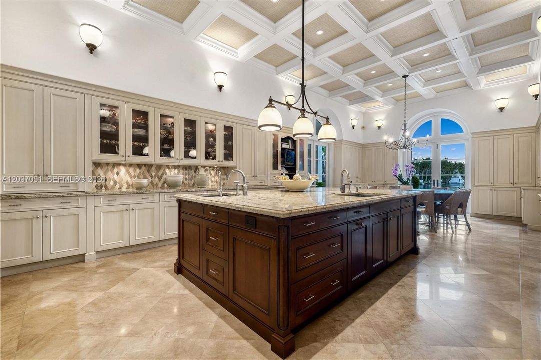 For Sale: $148,000,000 (6 beds, 9 baths, 12490 Square Feet)