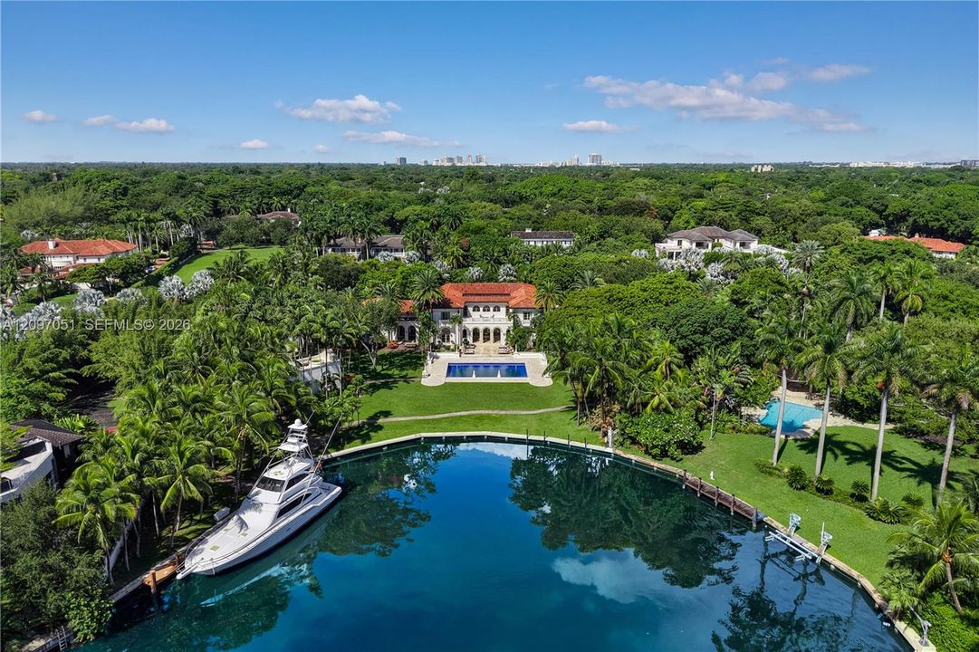 For Sale: $148,000,000 (6 beds, 9 baths, 12490 Square Feet)
