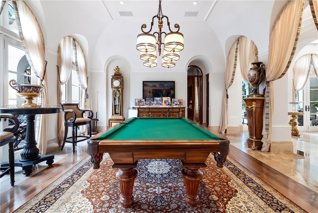 For Sale: $148,000,000 (6 beds, 9 baths, 12490 Square Feet)