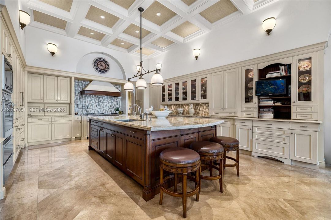 For Sale: $148,000,000 (6 beds, 9 baths, 12490 Square Feet)