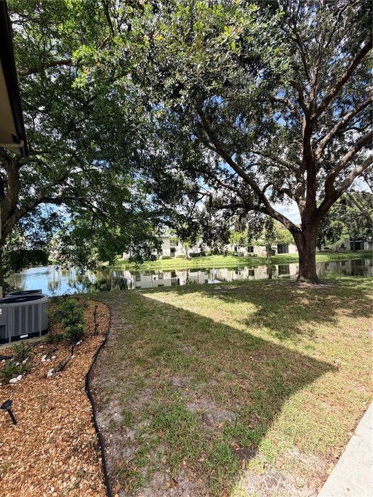 For Rent: $2,250 (2 beds, 2 baths, 982 Square Feet)