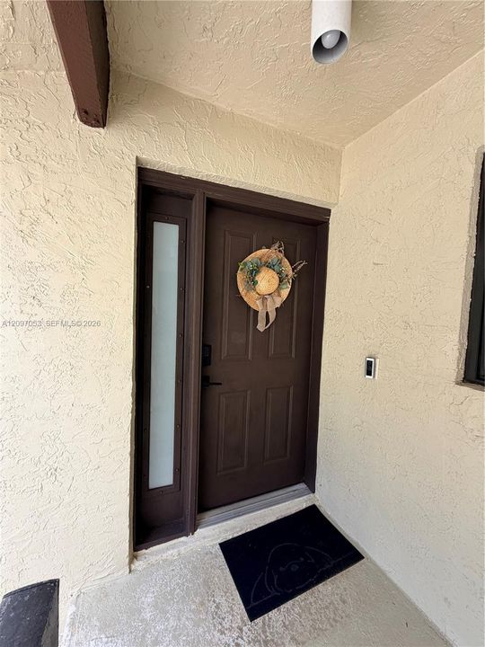 For Rent: $2,250 (2 beds, 2 baths, 982 Square Feet)
