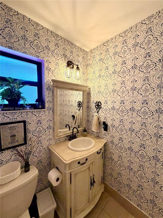 For Rent: $2,250 (2 beds, 2 baths, 982 Square Feet)