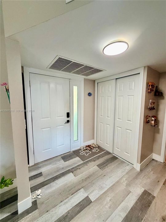 For Rent: $2,250 (2 beds, 2 baths, 982 Square Feet)