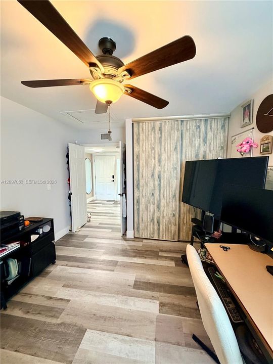 For Rent: $2,250 (2 beds, 2 baths, 982 Square Feet)