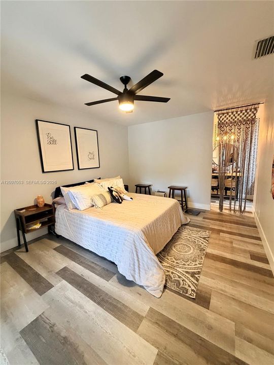 For Rent: $2,250 (2 beds, 2 baths, 982 Square Feet)