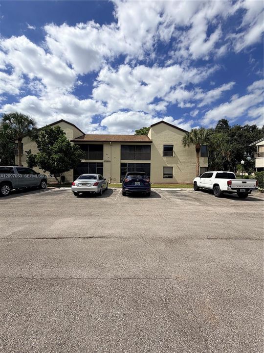 For Rent: $2,250 (2 beds, 2 baths, 982 Square Feet)