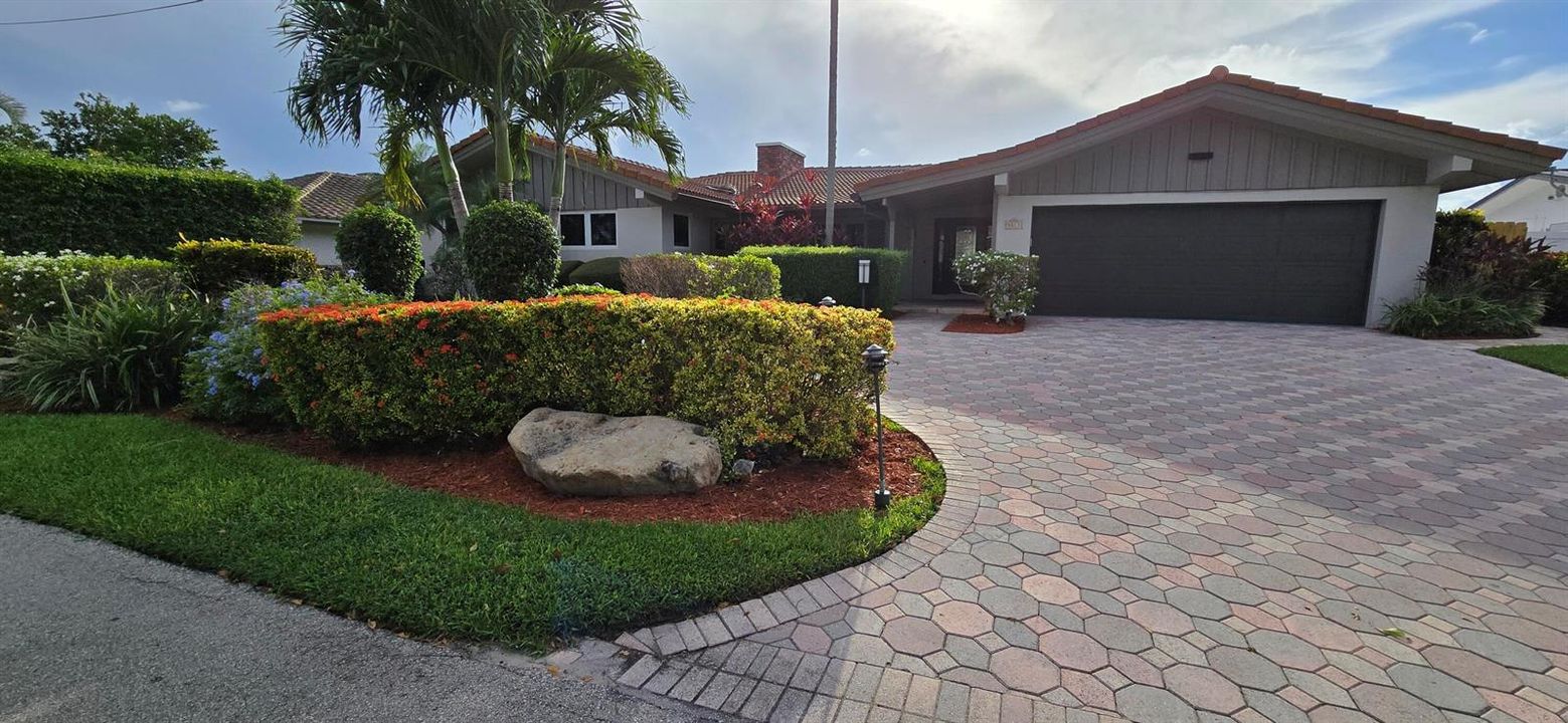 Intracoastal No fixed bridge pool home