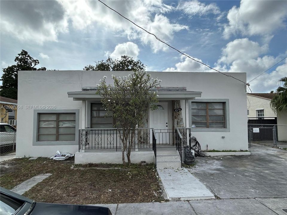 En Venta: $540,000 (4 camas, 2 baños, 1660 Pies cuadrados)