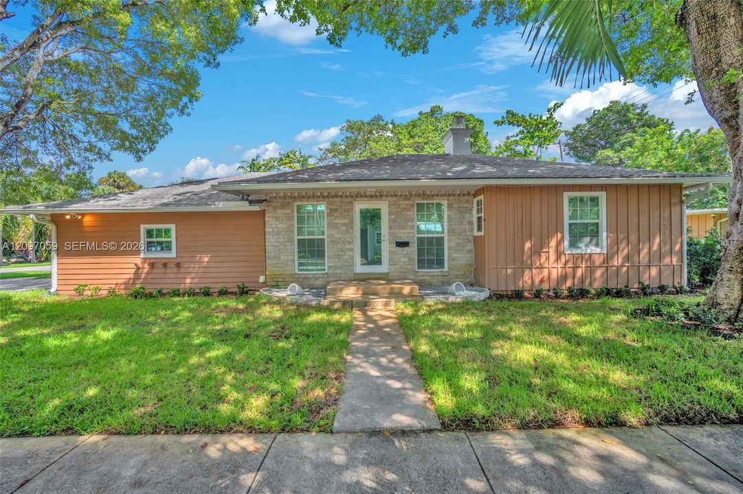 For Rent: $5,000 (3 beds, 2 baths, 1983 Square Feet)