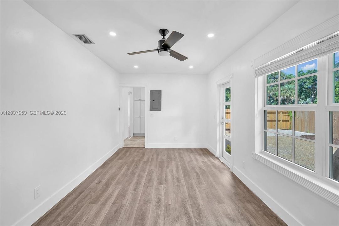 For Rent: $5,000 (3 beds, 2 baths, 1983 Square Feet)