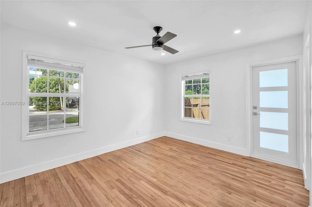 For Rent: $5,000 (3 beds, 2 baths, 1983 Square Feet)