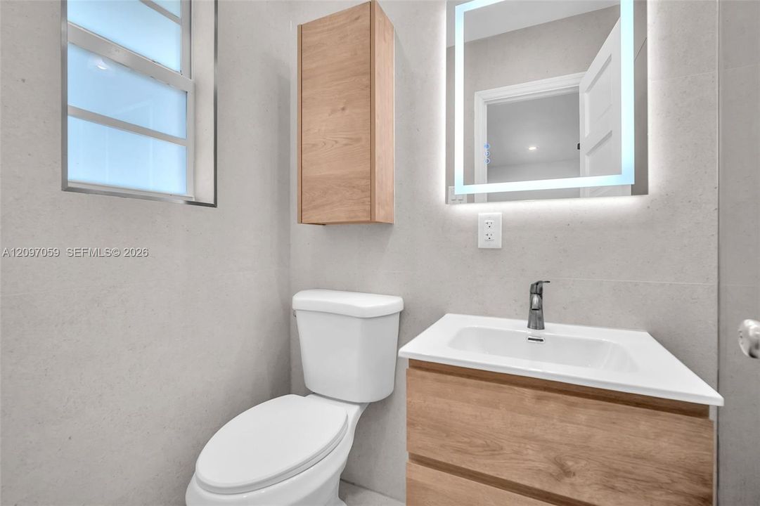For Rent: $5,000 (3 beds, 2 baths, 1983 Square Feet)