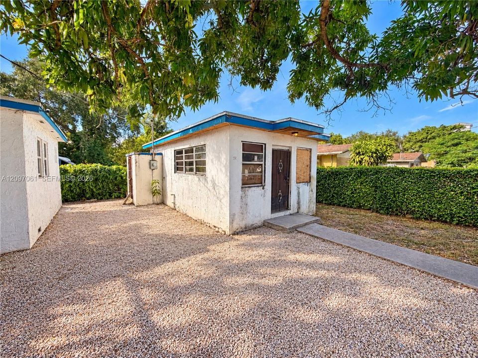 En Venta: $590,000 (0 camas, 0 baños, 1465 Pies cuadrados)
