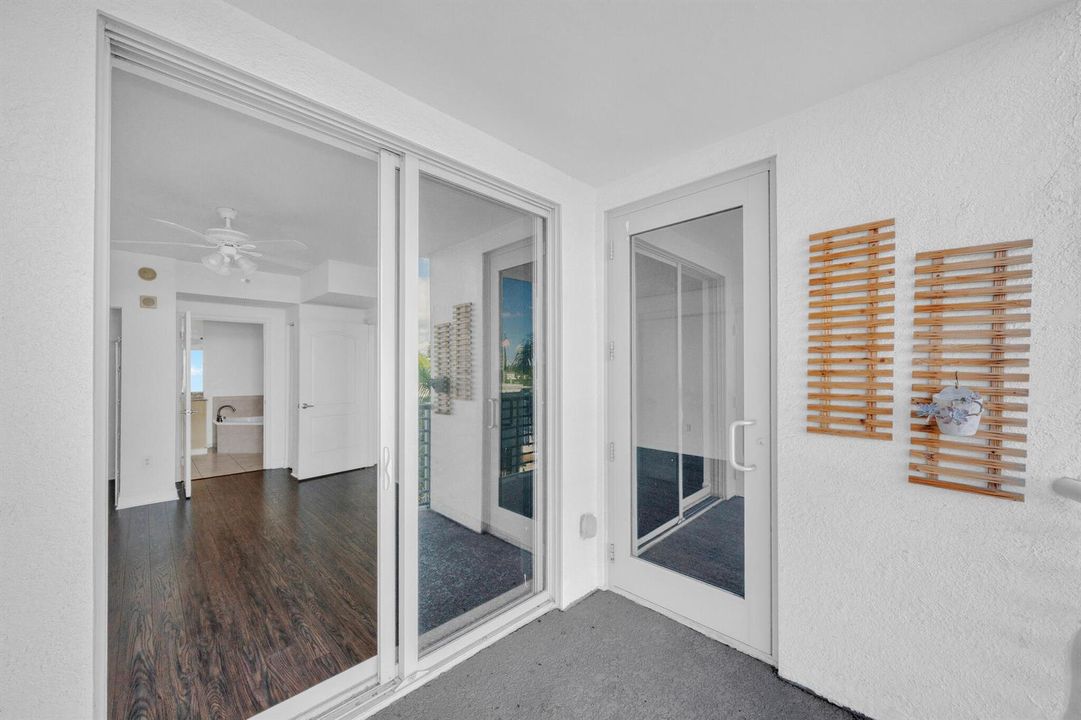 10 Balcony (3)