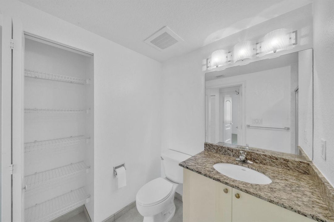 19 Guest Bathroom (3)