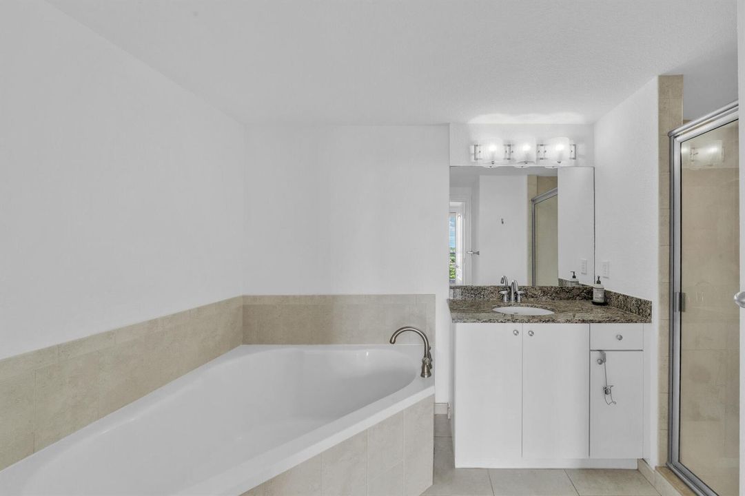 13 Primary Bathroom (2)