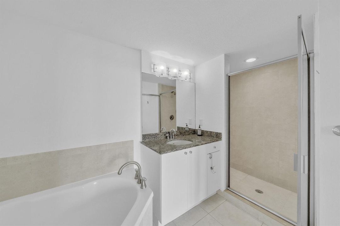 13 Primary Bathroom (3)