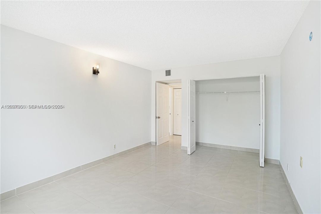 En Venta: $295,000 (2 camas, 2 baños, 1270 Pies cuadrados)