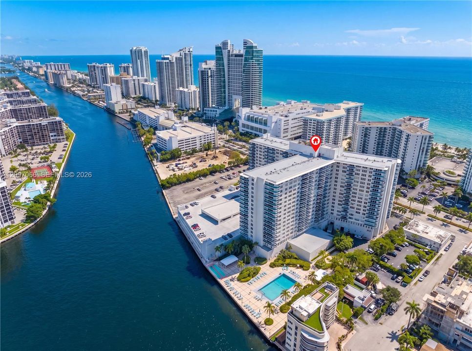 En Venta: $295,000 (2 camas, 2 baños, 1270 Pies cuadrados)