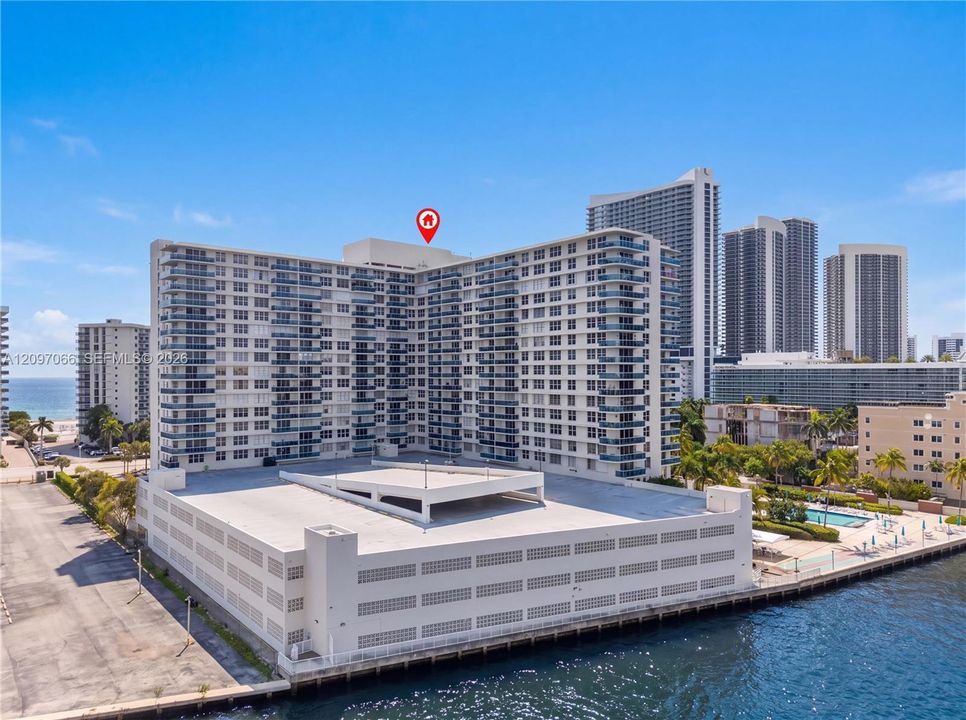 En Venta: $295,000 (2 camas, 2 baños, 1270 Pies cuadrados)